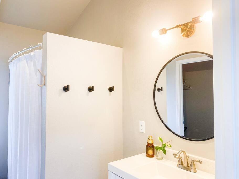 דירות Keaau Hibiscus Hale, Full Kitchen, King Bed, Parking מראה חיצוני תמונה